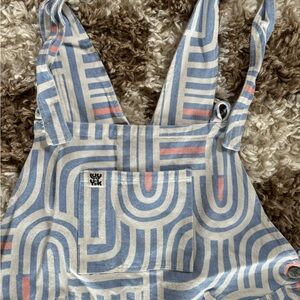 NWOT Brooke Gossen Lucy & Yak Dungas